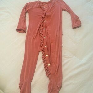 Posh Peanut dusty rose footie